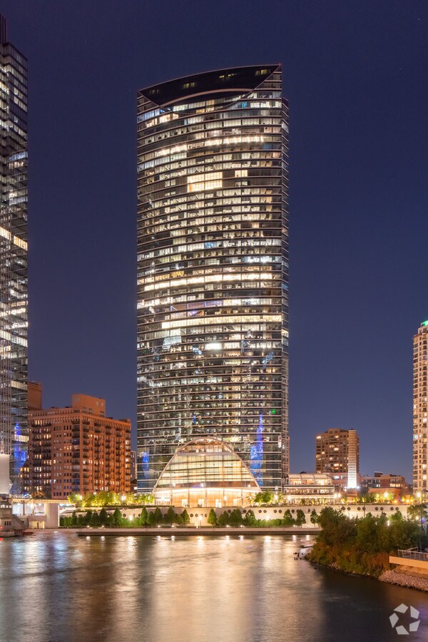 444 W Lake St, Chicago, IL, 60606 - Coworking Space on LoopNet.com