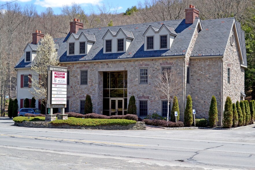 529 Seven Bridge Rd, East Stroudsburg, PA for sale - Primary Photo - Image 1 of 1