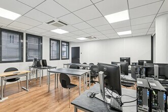 62 Rue Barthélémy Danjou, Boulogne-Billancourt for lease Interior Photo- Image 2 of 11