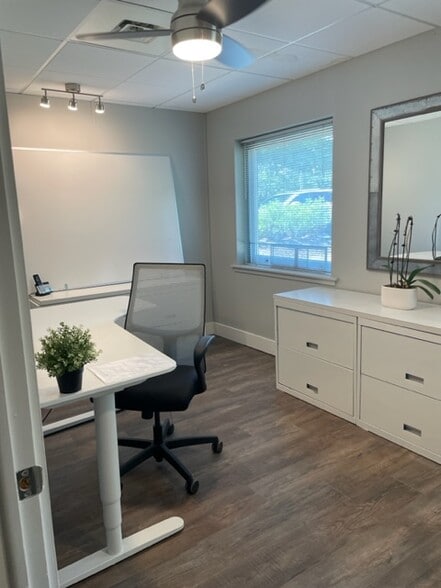 748 Bethlehem Pike, Ambler, PA for lease - Building Photo - Image 2 of 11