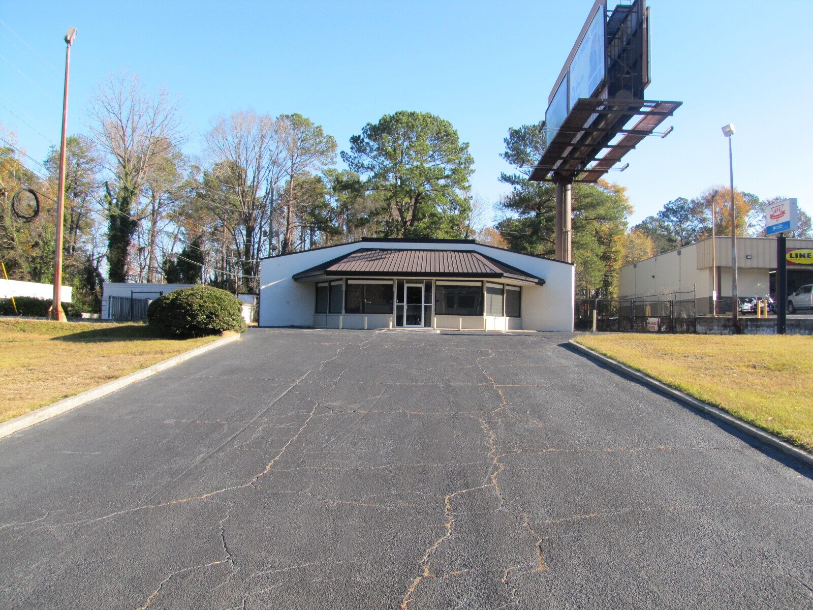 2135 Riverside Dr, Macon-Bibb, GA for sale Building Photo- Image 1 of 1