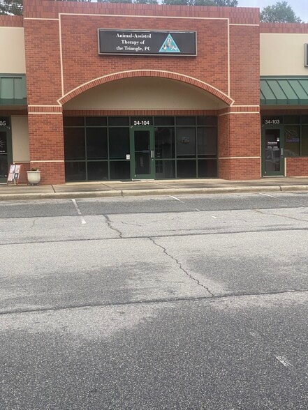 34 Oleander Dr, Clayton, NC for lease - Building Photo - Image 3 of 4