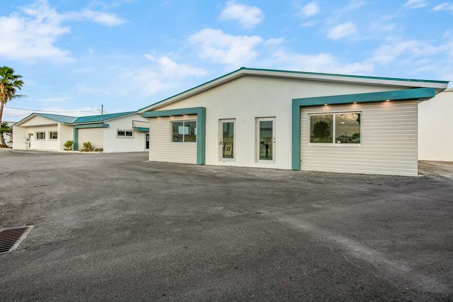 2640 NW 1st Ave, Boca Raton, FL for lease - Building Photo - Image 3 of 11