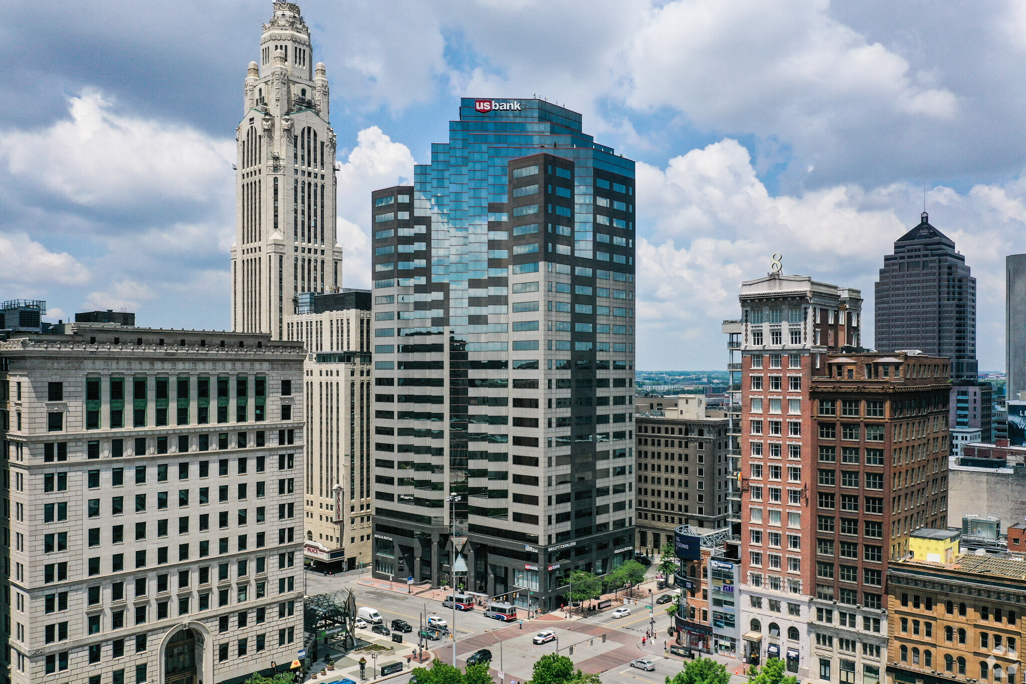 10 W Broad St, Columbus, OH for lease Building Photo- Image 1 of 19