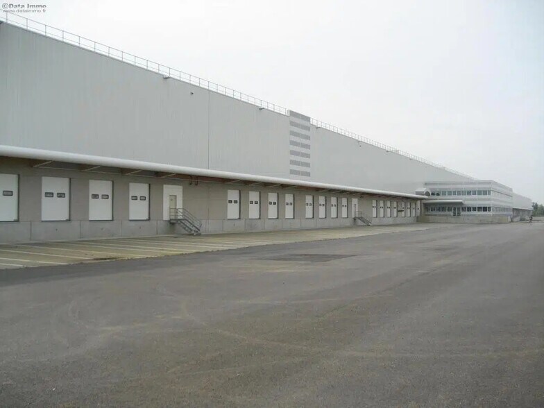 Industrial in Savigny-sur-Clairis for lease - Building Photo - Image 1 of 20