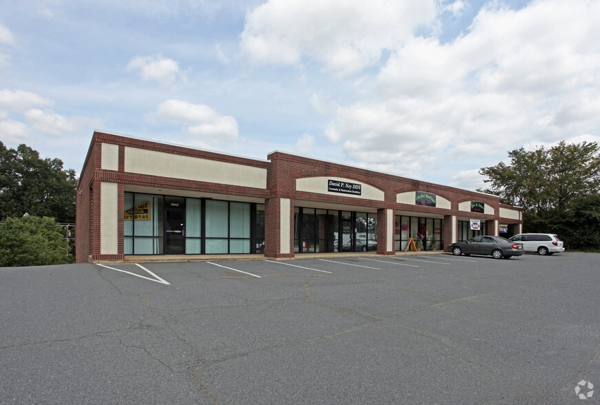 200-208 Morris Dr, Harrisburg, NC for lease - Primary Photo - Image 1 of 5