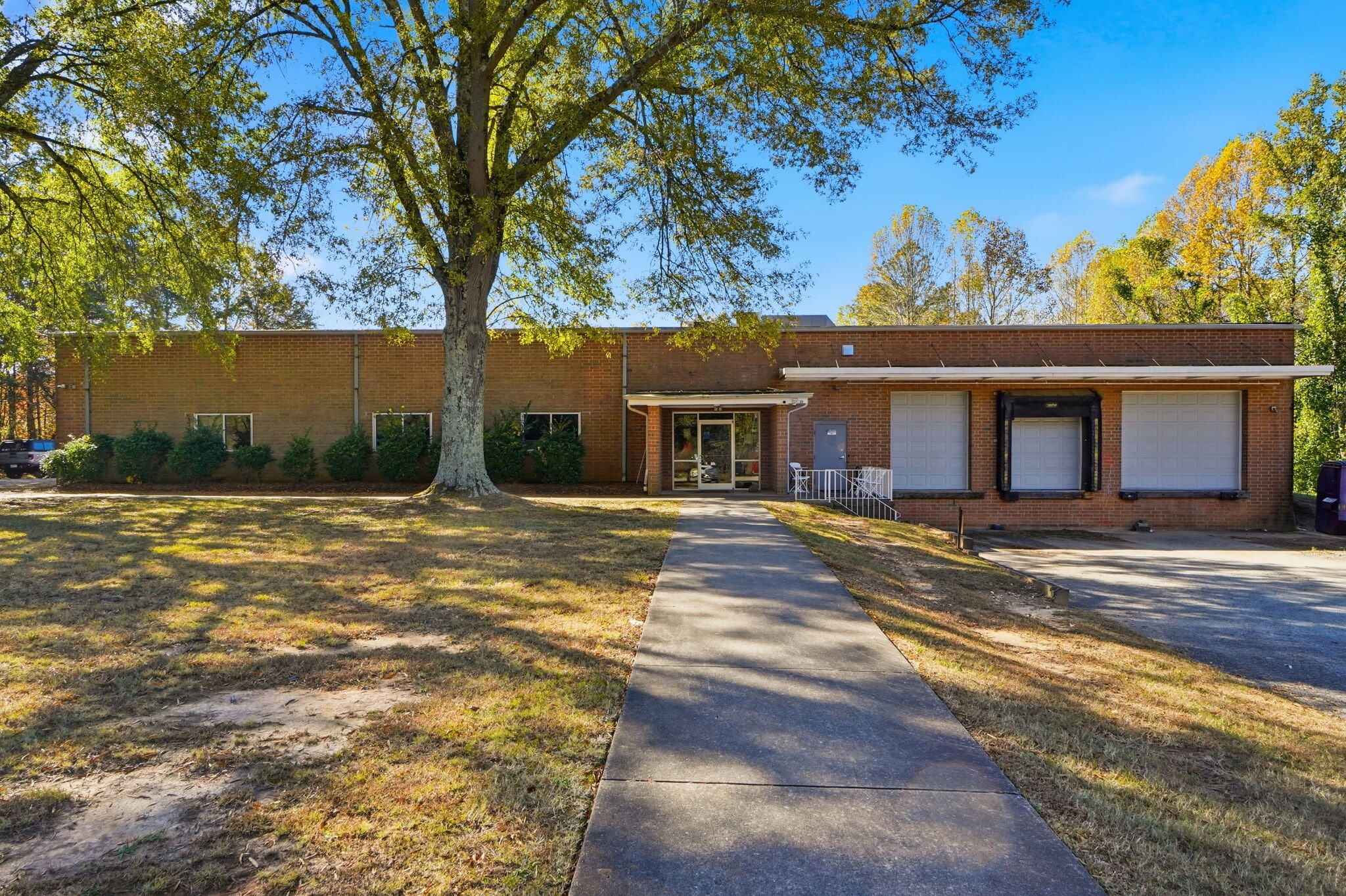 100 Sweetree St, Cherryville, NC for sale Interior Photo- Image 1 of 8
