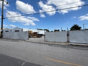 223 S H St, Lake Worth, FL for lease Building Photo- Image 2 of 9