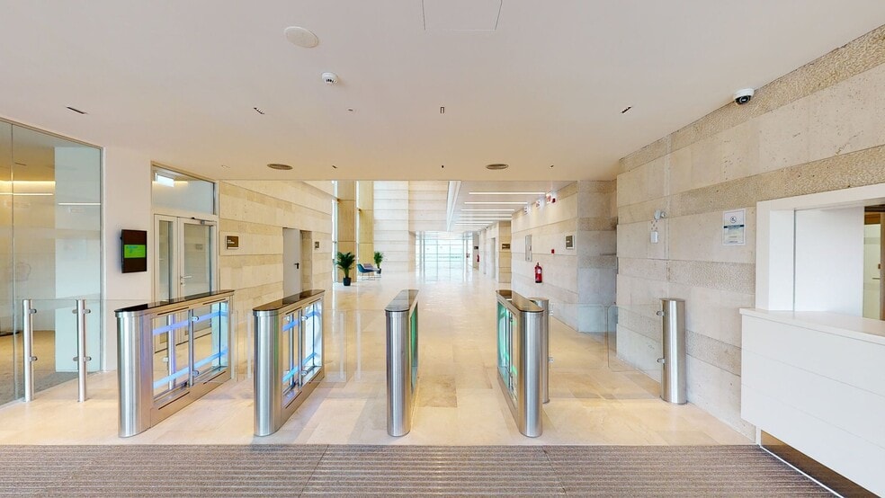 Calle Severo Ochoa, 2, Las Rozas de Madrid, Madrid for lease - Matterport 3D Scan - Image 3 of 39