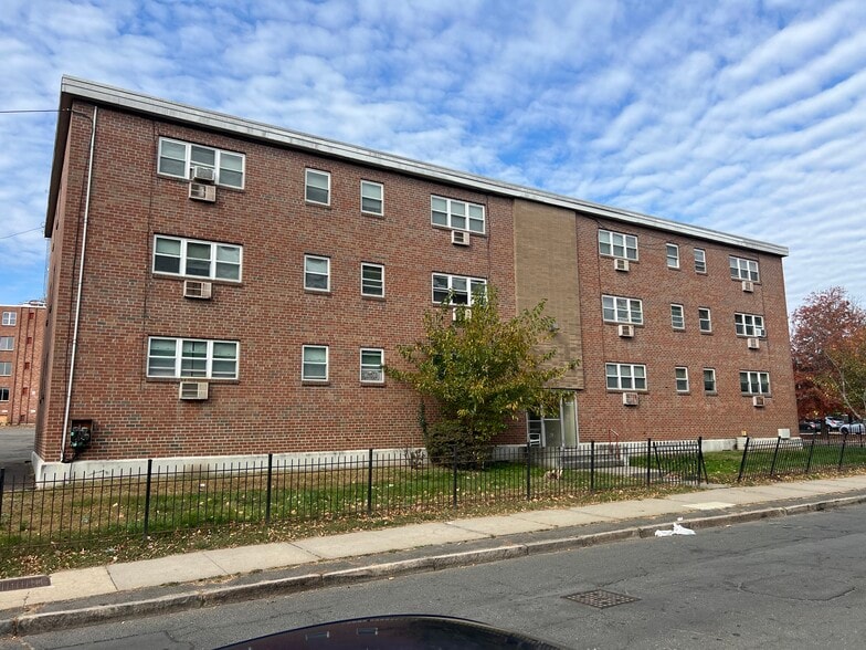 23 Marshall St, Hartford, CT for sale - Building Photo - Image 3 of 12