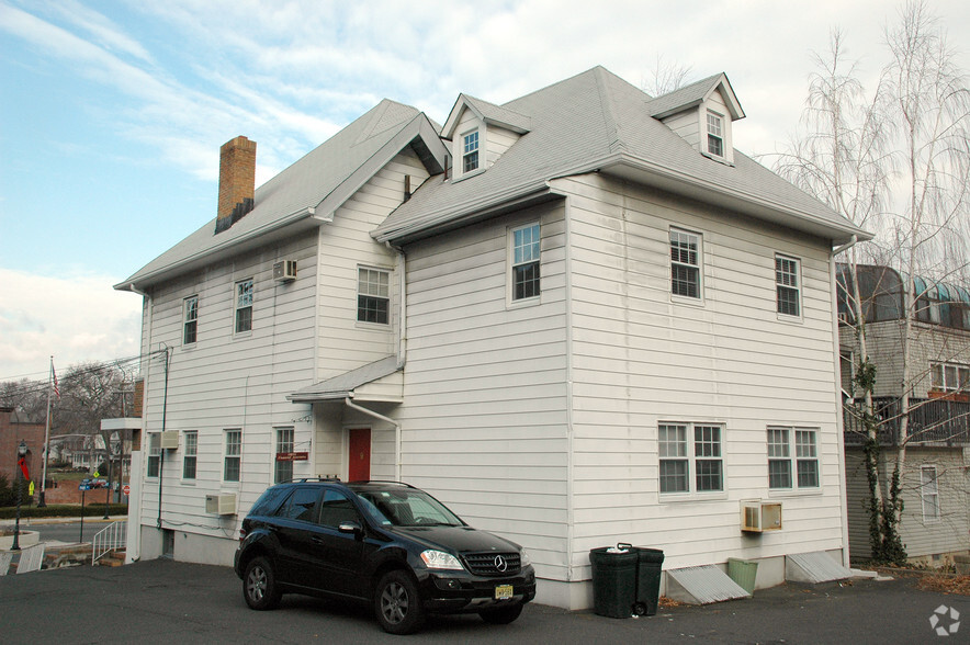 9 Lincoln Ave, Rutherford, NJ for lease - Building Photo - Image 3 of 3