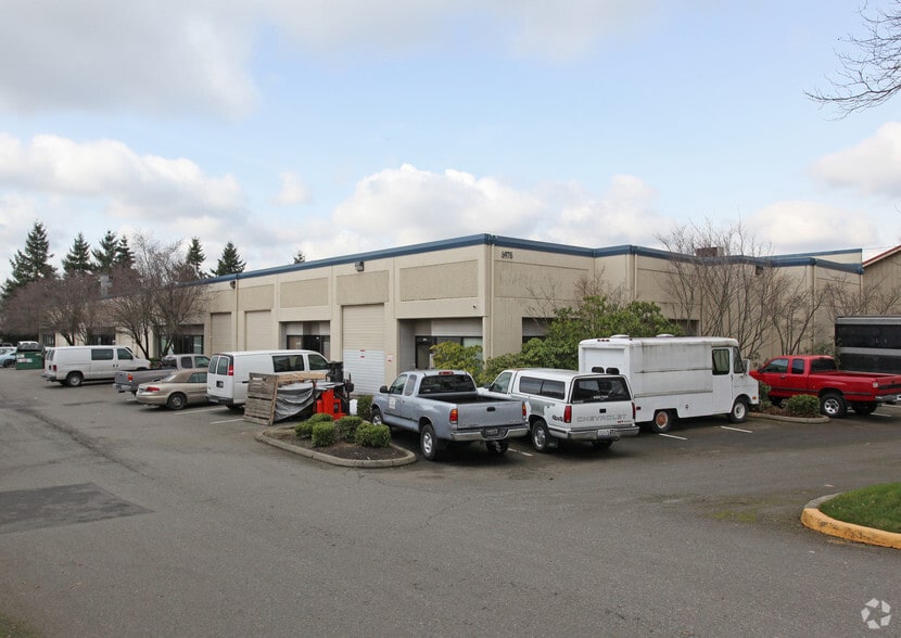 6875 NE 176th Ave, Redmond, WA for lease - Building Photo - Image 2 of 3