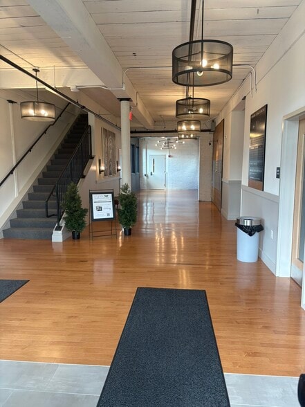 20 Canal St, Franklin, NH for lease - Building Photo - Image 3 of 8