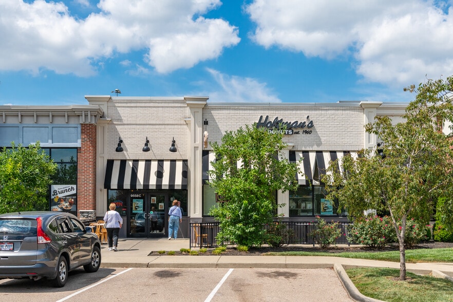 Union Centre Strip Center & 1.76 Ac Pad portfolio of 2 properties for sale on LoopNet.com - Building Photo - Image 3 of 6