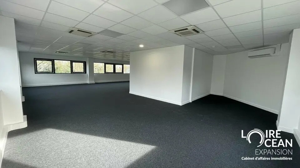 Office in Nantes for lease - Interior Photo - Image 1 of 3