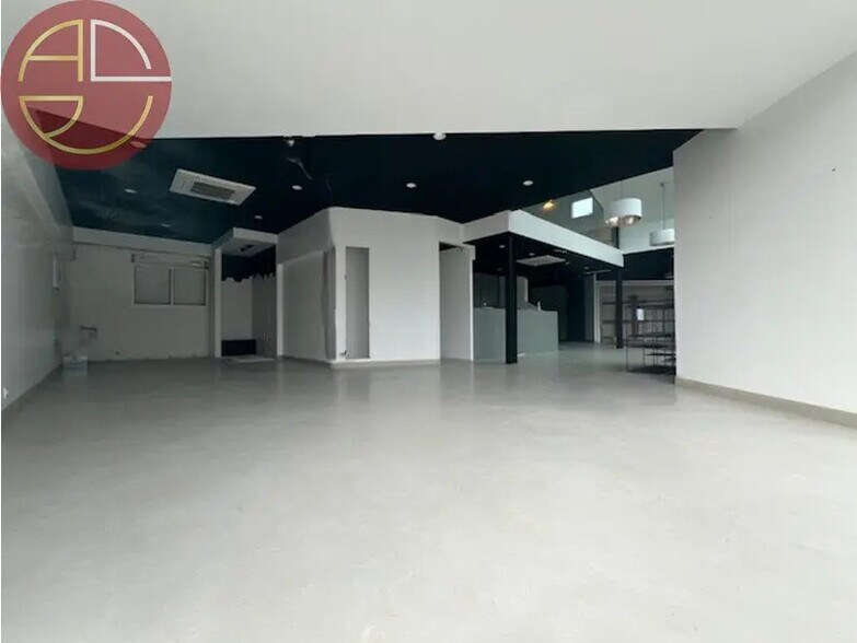 Office in Toulouse for sale - Interior Photo - Image 2 of 4