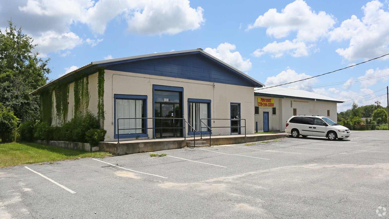 1203 S Patterson St, Valdosta, GA 31601