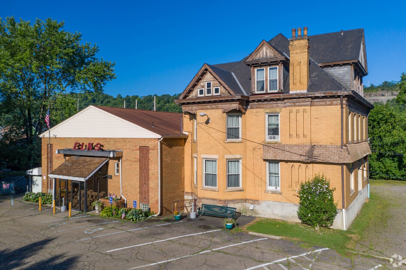 106 Washington Ave, Oakmont, PA 15139