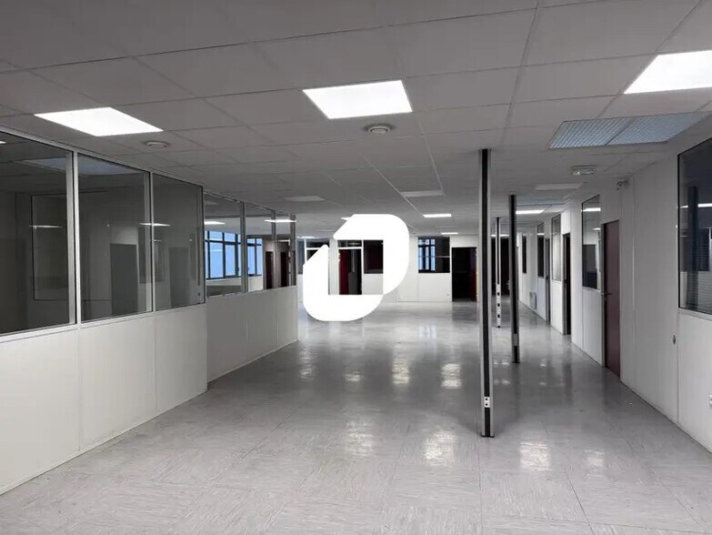 Office in Houplines for lease - Interior Photo - Image 3 of 10