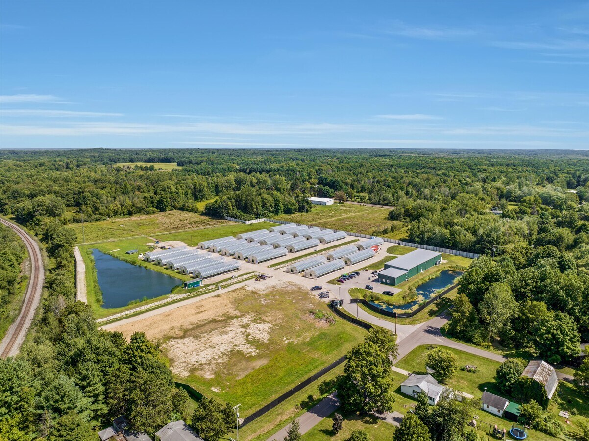 186 W Howard St, Breedsville, MI 49027 Cannabis Farm