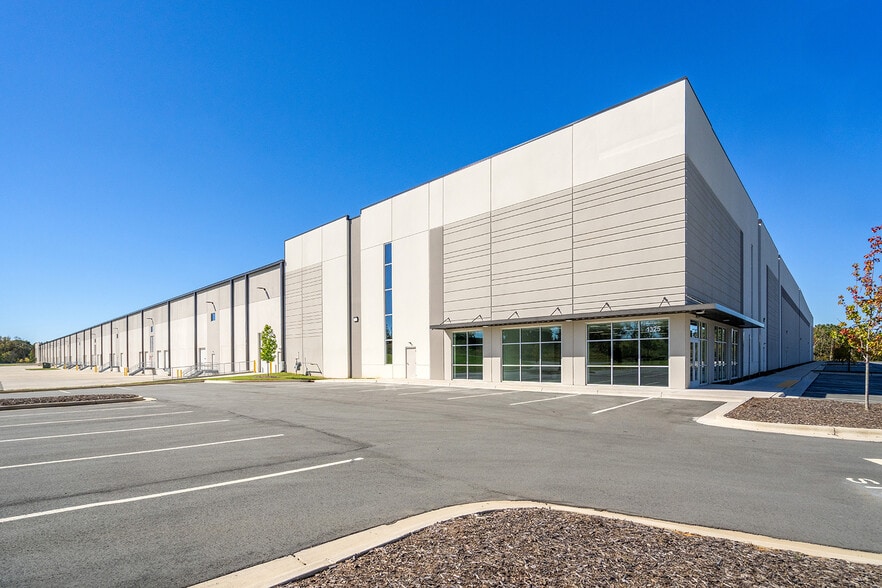 1325 Truby Dr, Haw River, NC for lease - Building Photo - Image 3 of 12