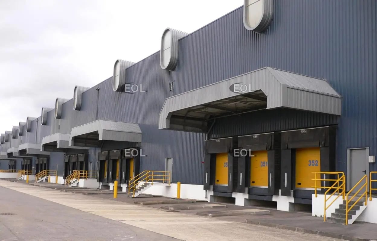 Industrial in Compans for lease Building Photo- Image 1 of 7