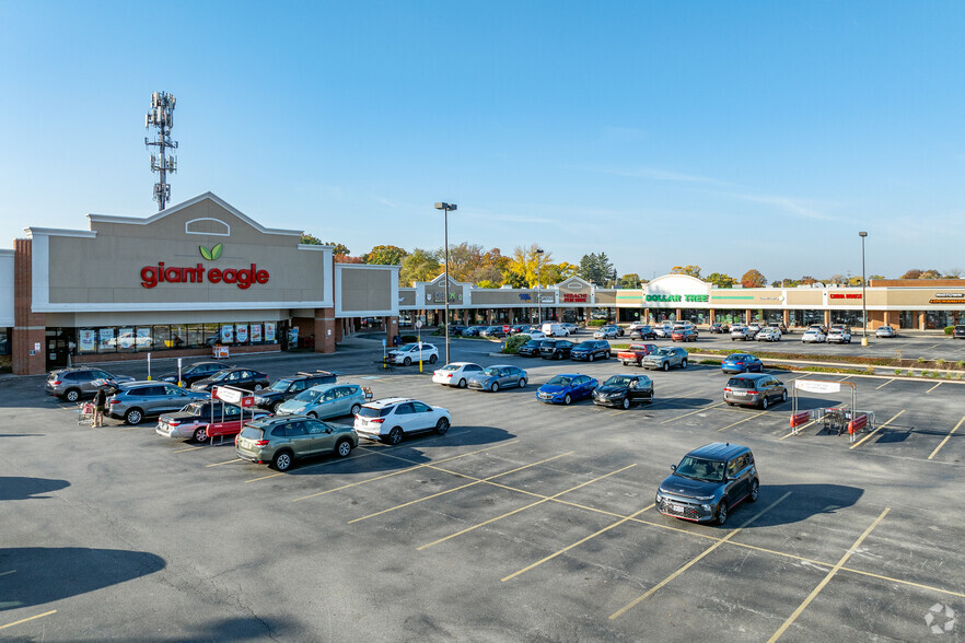 21593-21929 Lorain Rd, Cleveland, OH for lease - Building Photo - Image 3 of 10