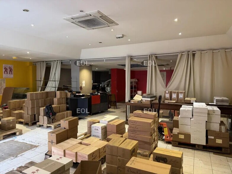 Flex in Le Perreux-sur-Marne for lease - Interior Photo - Image 3 of 3