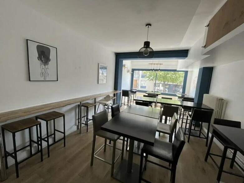 Retail in Le Havre for lease - Interior Photo - Image 3 of 5