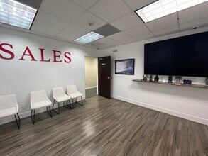 13099 S Cleveland Ave, Fort Myers, FL for lease Lobby- Image 2 of 9