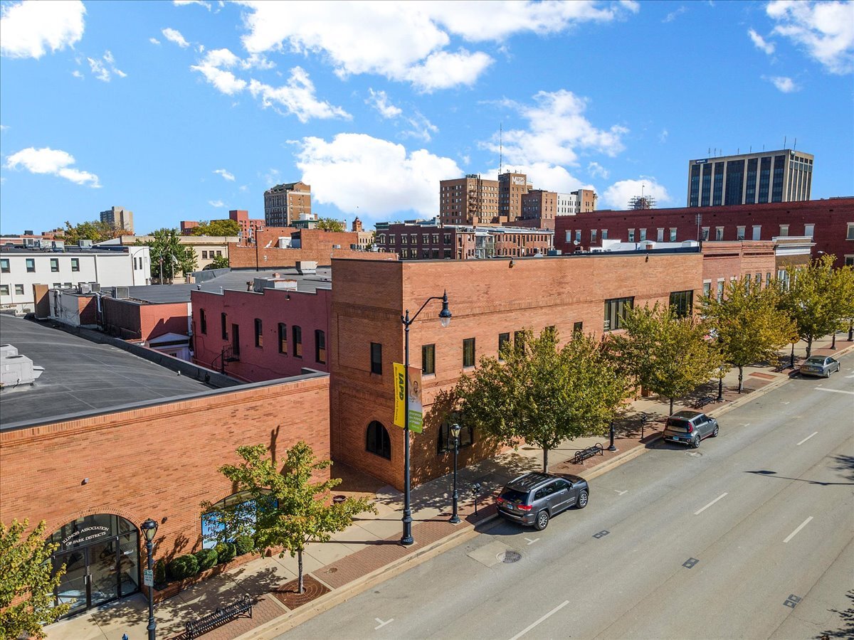 217 E Monroe St, Springfield, IL for lease Building Photo- Image 1 of 22