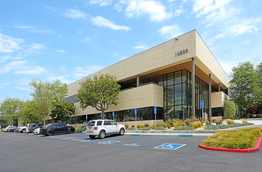 16800 Aston St, Irvine, CA for lease - Building Photo - Image 3 of 9