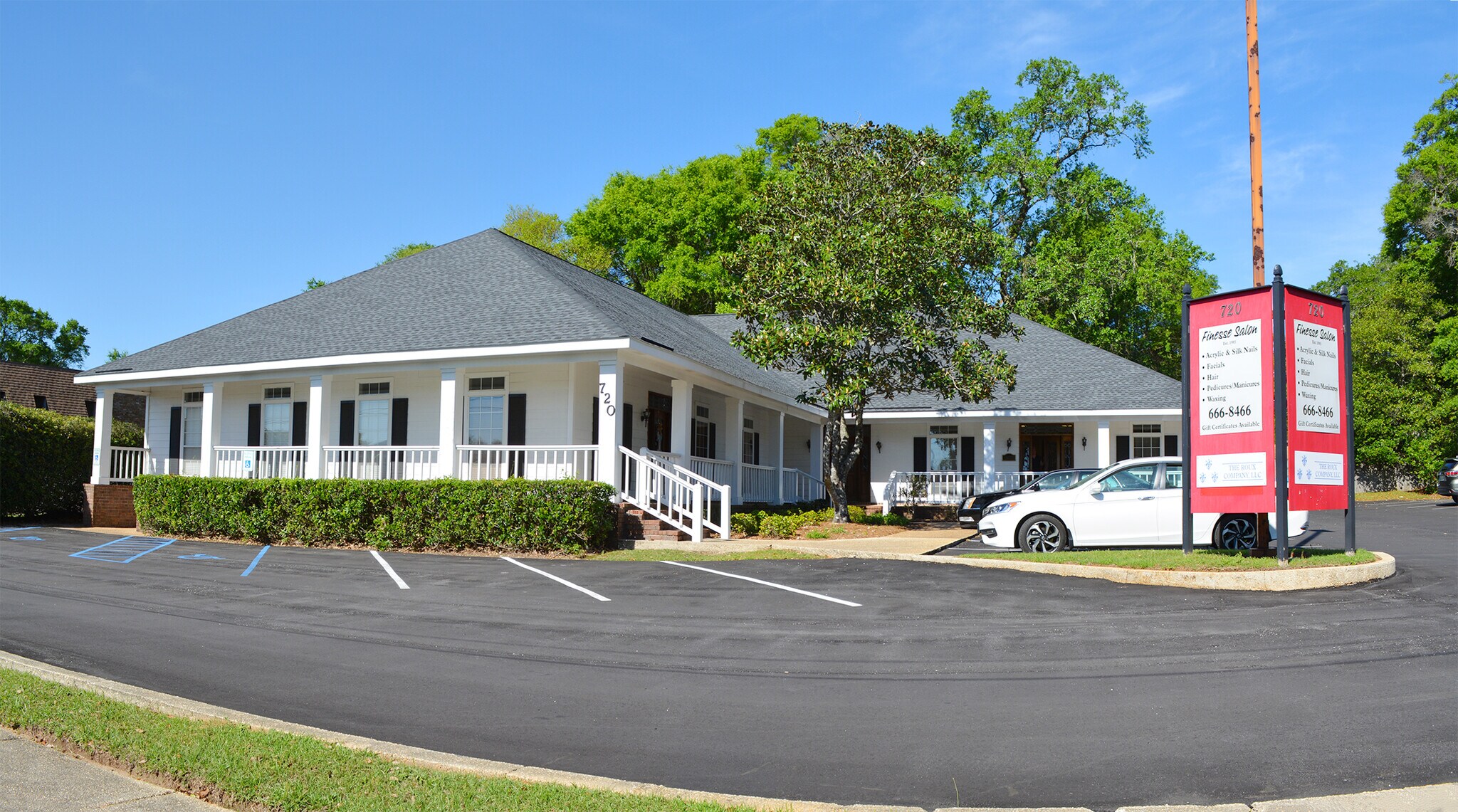 720 Oak Circle Dr W, Mobile, AL for sale Primary Photo- Image 1 of 1