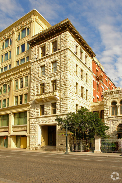 235 E Commerce St, San Antonio, TX for sale - Building Photo - Image 3 of 6