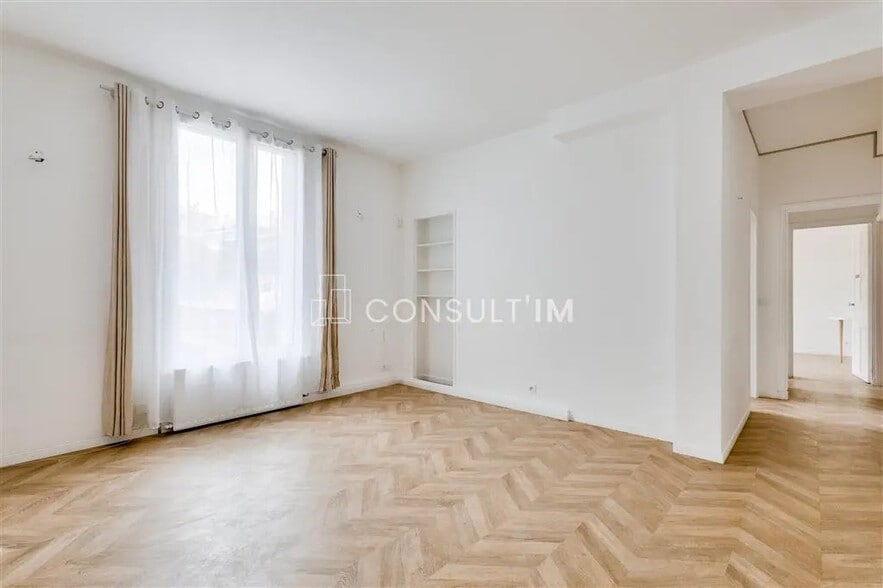 Office in Boulogne-Billancourt for lease - Building Photo - Image 1 of 9