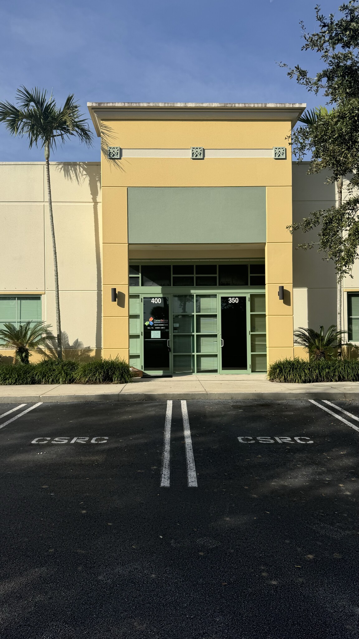 580-584 NW University Blvd, Port Saint Lucie, FL for lease Building Photo- Image 1 of 7