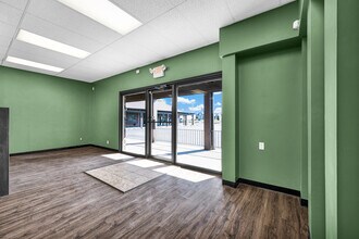 4601 N University St, Peoria, IL for lease Interior Photo- Image 2 of 32