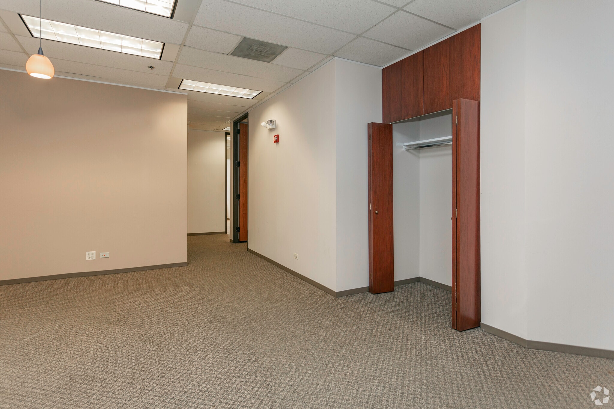 1130 W Lake Cook Rd, Buffalo Grove, IL for lease Interior Photo- Image 1 of 11