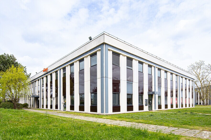 Flex in Villebon-sur-Yvette for lease - Primary Photo - Image 1 of 2