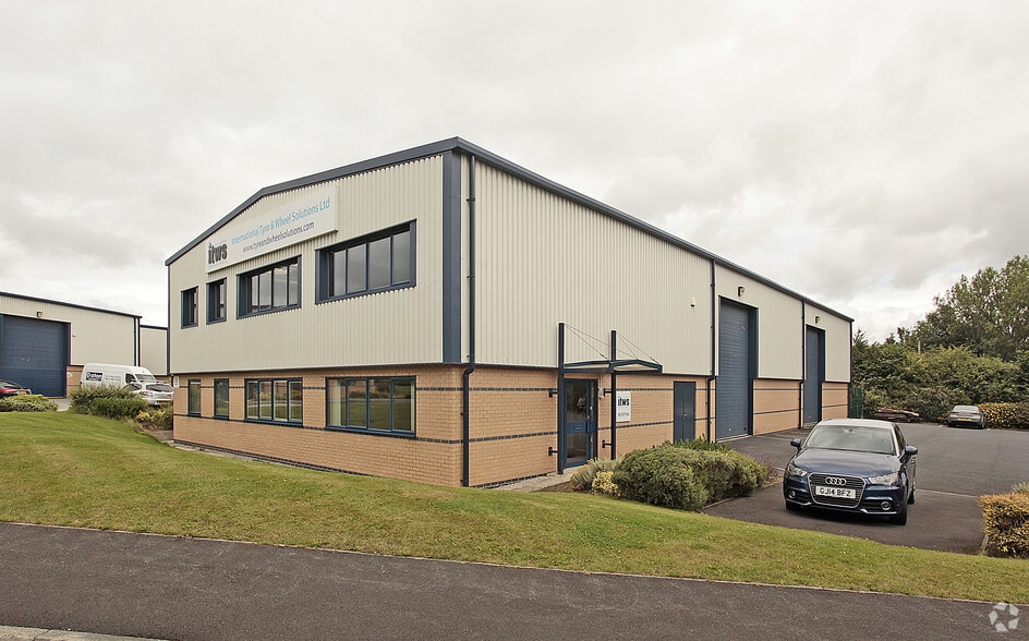 Aspul Court, Walter Leigh Way, Leigh for lease - Primary Photo - Image 1 of 4