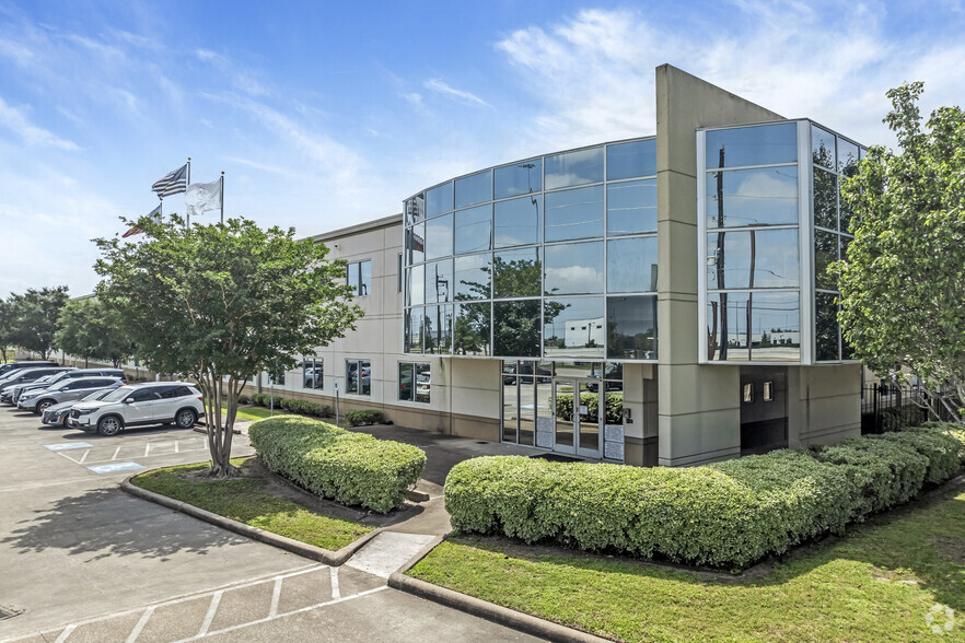 4400 S Sam Houston Pky E, Houston, TX for lease - Building Photo - Image 1 of 22