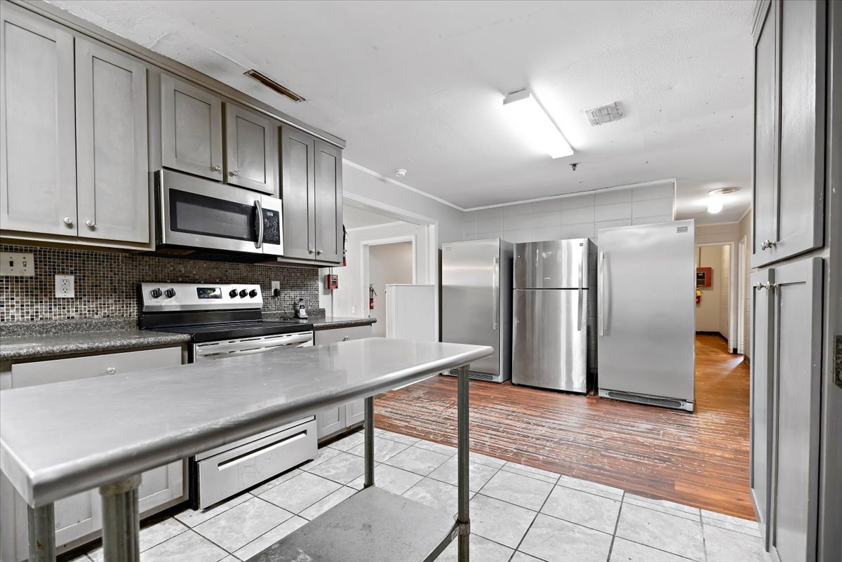 2019 Tebeau St, Waycross, GA 31501