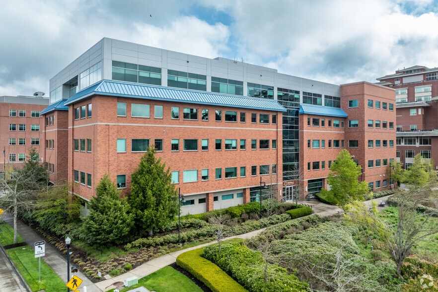 3355 Riverbend Dr, Springfield, OR for lease - Primary Photo - Image 1 of 4