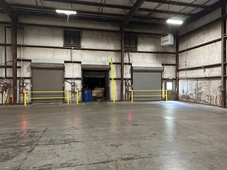 Maxine Road portfolio of 3 properties for sale on LoopNet.com - Interior Photo - Image 2 of 15