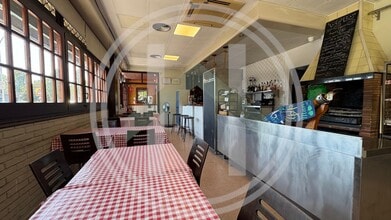 Retail in La Roca del Vallès, Barcelona for lease Interior Photo- Image 2 of 4