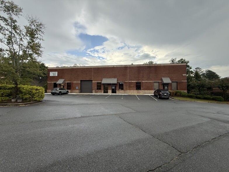 120 Arnold Mill Park, Woodstock, GA for lease - Building Photo - Image 2 of 19