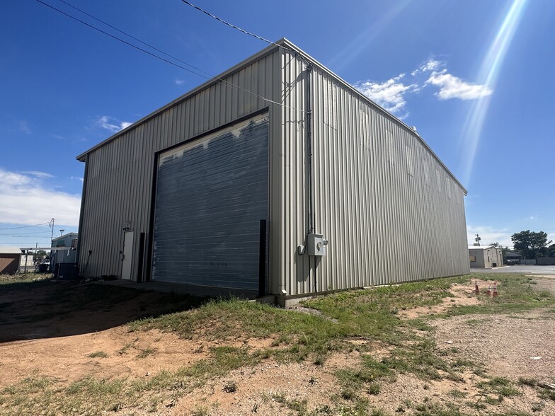 1810 Lee Ave, Odessa, TX for lease - Building Photo - Image 1 of 11