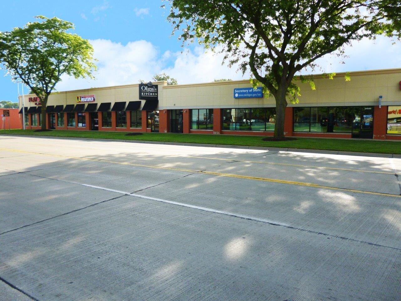 2400024060 Harper Ave, Saint Clair Shores, MI 48080 Starboard Center