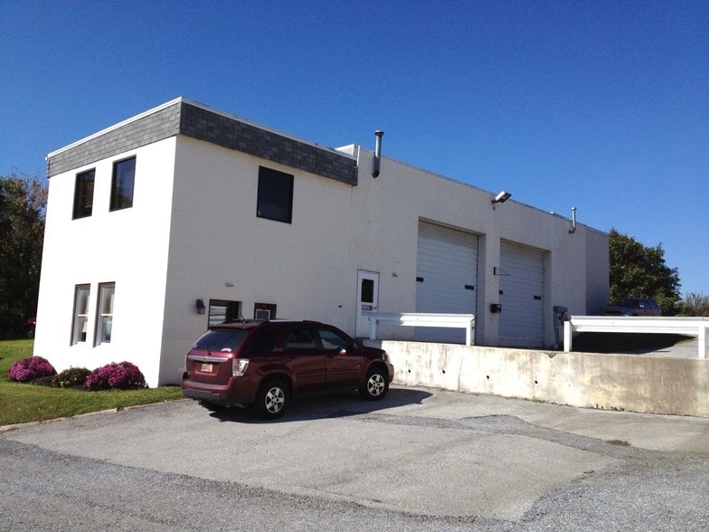 411 Clover Mill Rd, Exton, PA for sale - Primary Photo - Image 1 of 1