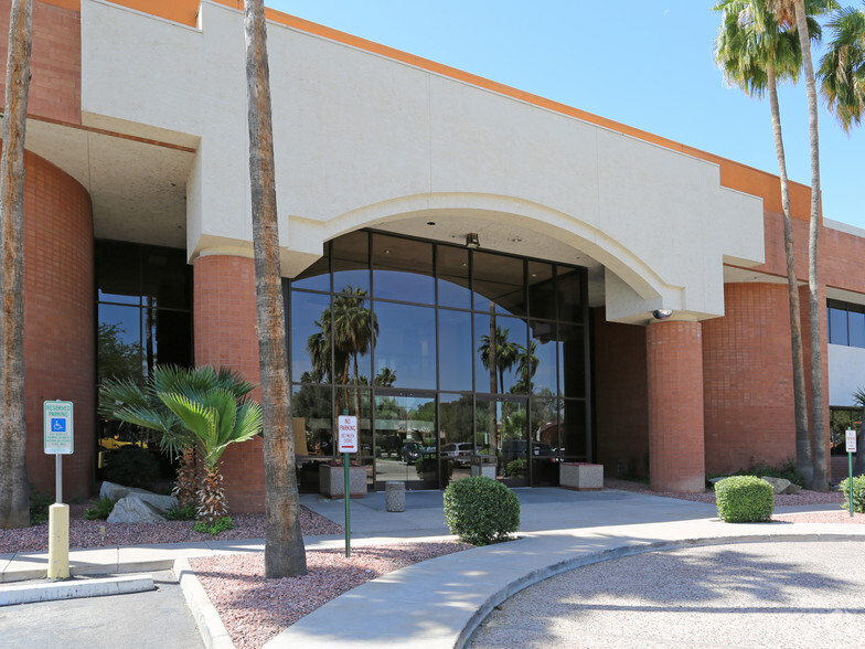 8283 N Hayden Rd, Scottsdale, AZ for lease - Building Photo - Image 2 of 5